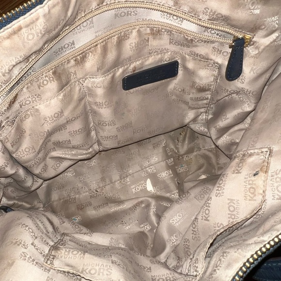 Authentic Micheal Kors Purse - Picture 6 of 10